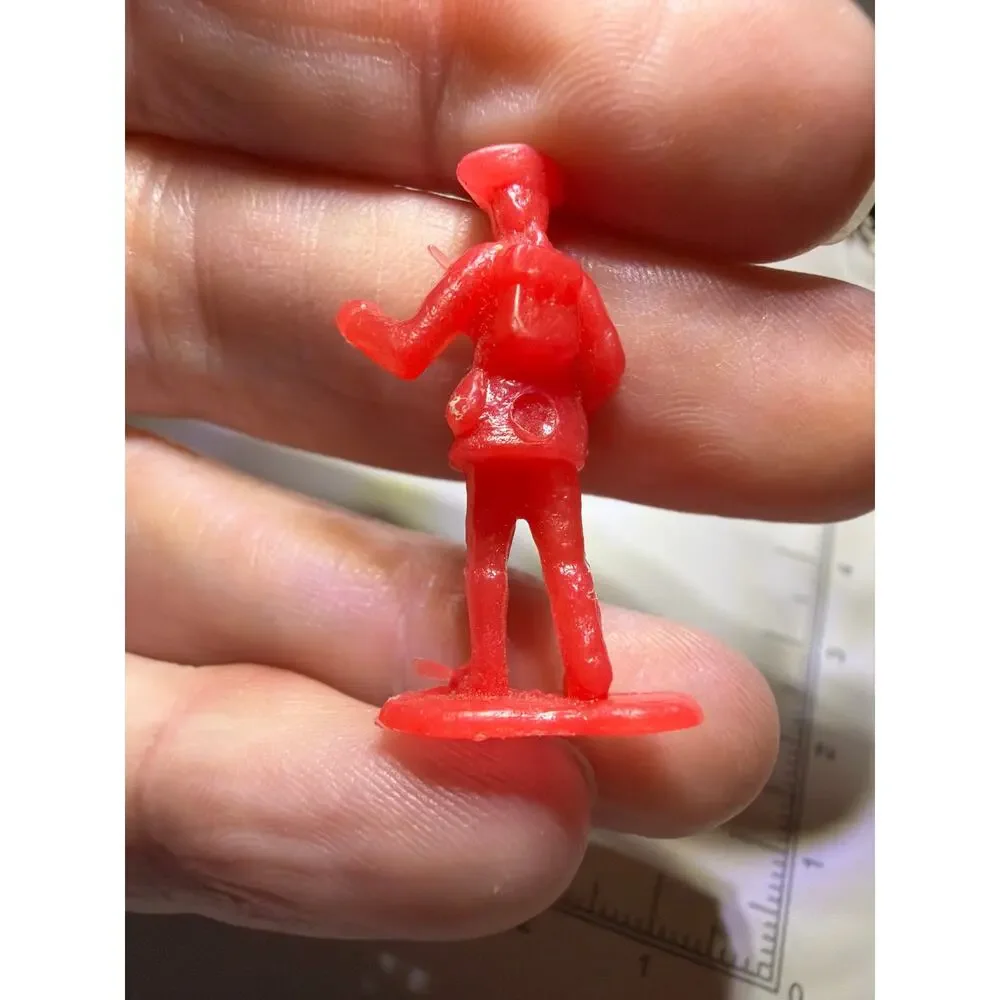 Vintage Red Plastic Colonial Soldier Figure Revolutionary War Toy Miniature